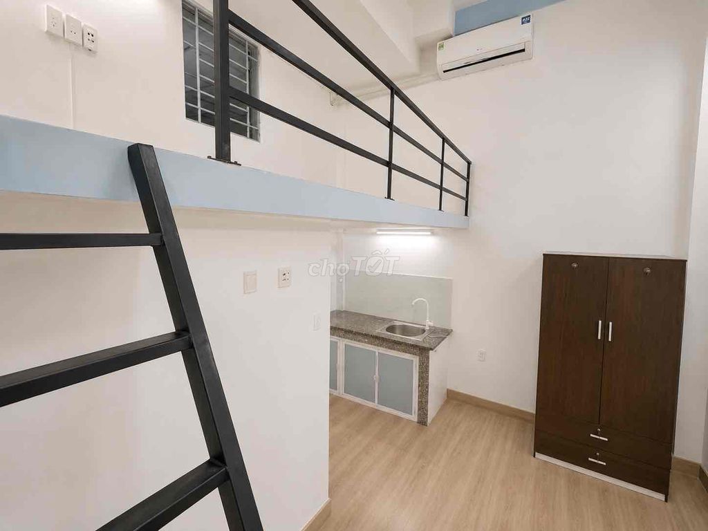 Rent the 7th chamber near the University of Constitution.