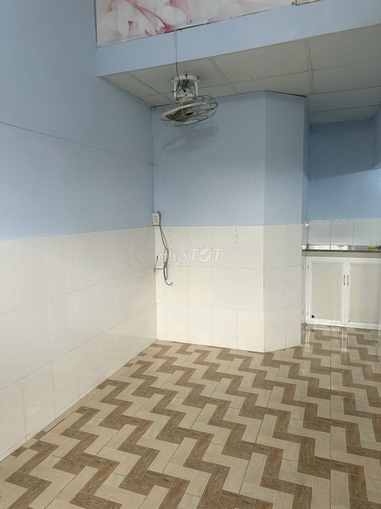 There's a room 20 meters, ground view of AKA Bình Tân Park.