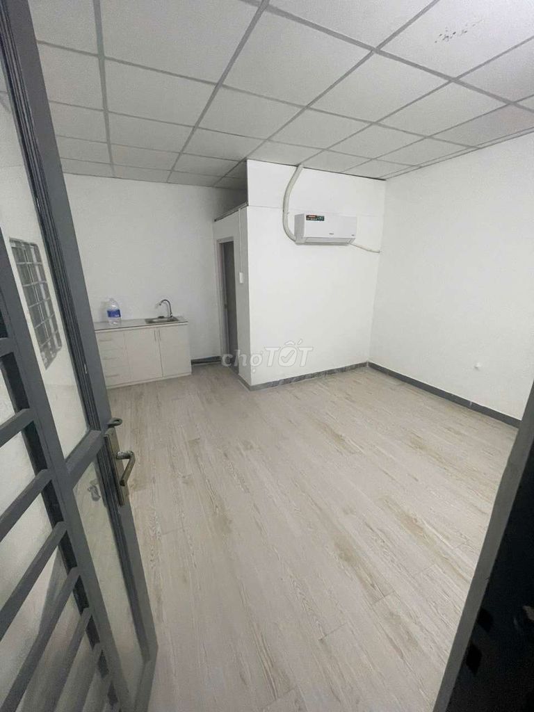 Rent room.
