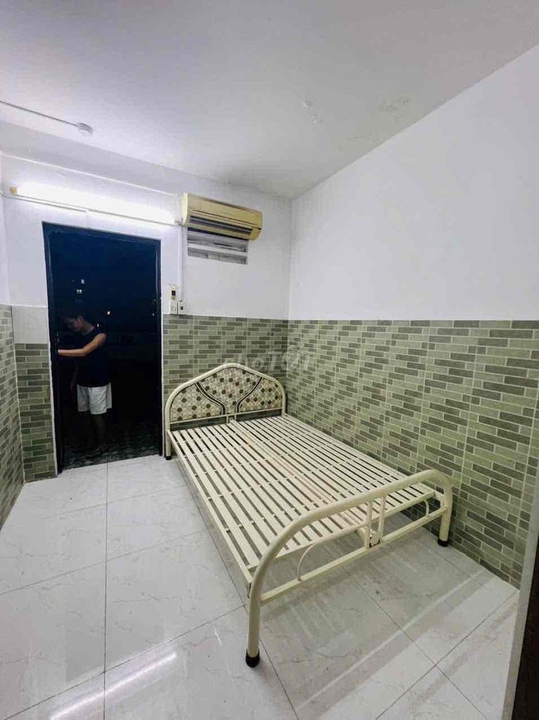 Rent the Coolant Room, Cold Machine, Offices, Photo Window, Airport.