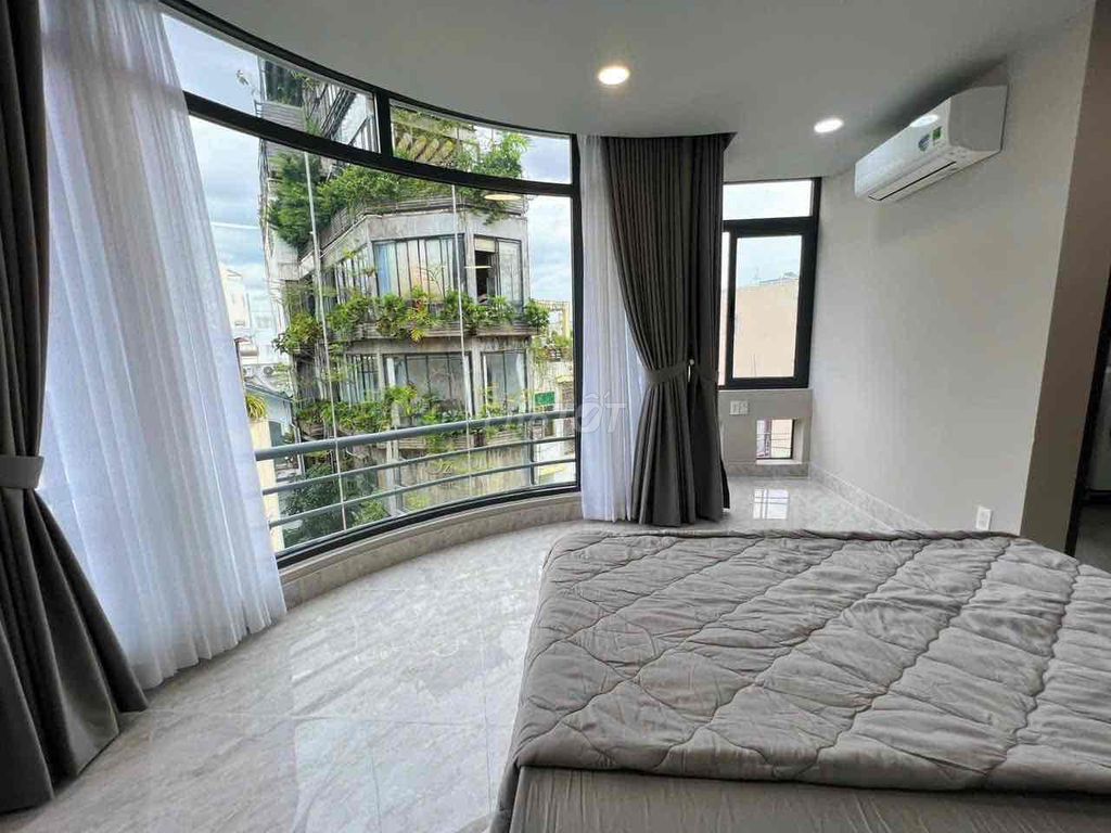Rent studio full window - interior in the heart of District 3