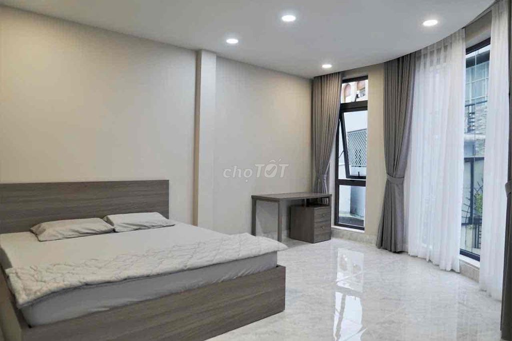 Rent studio full window - interior in the heart of District 3