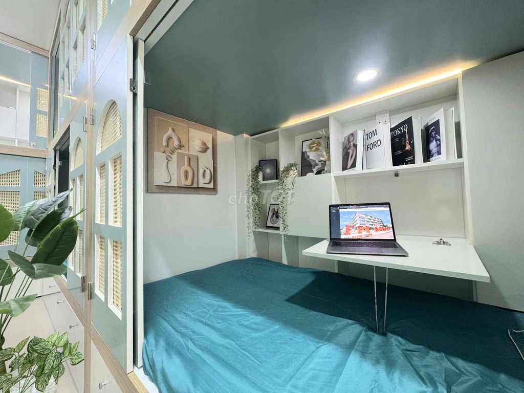 High-end dorm-- full comfort-- electricity, water, Wi-Fi.