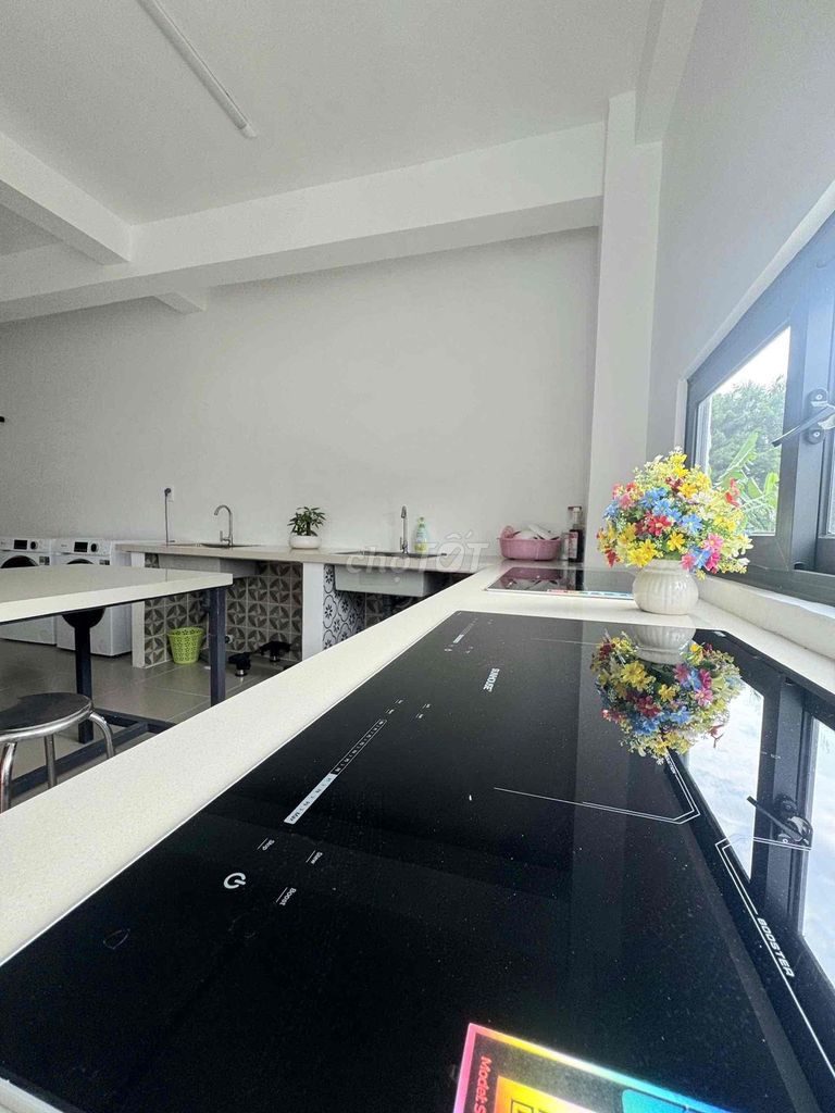 High-end dorm-- full comfort-- electricity, water, Wi-Fi.