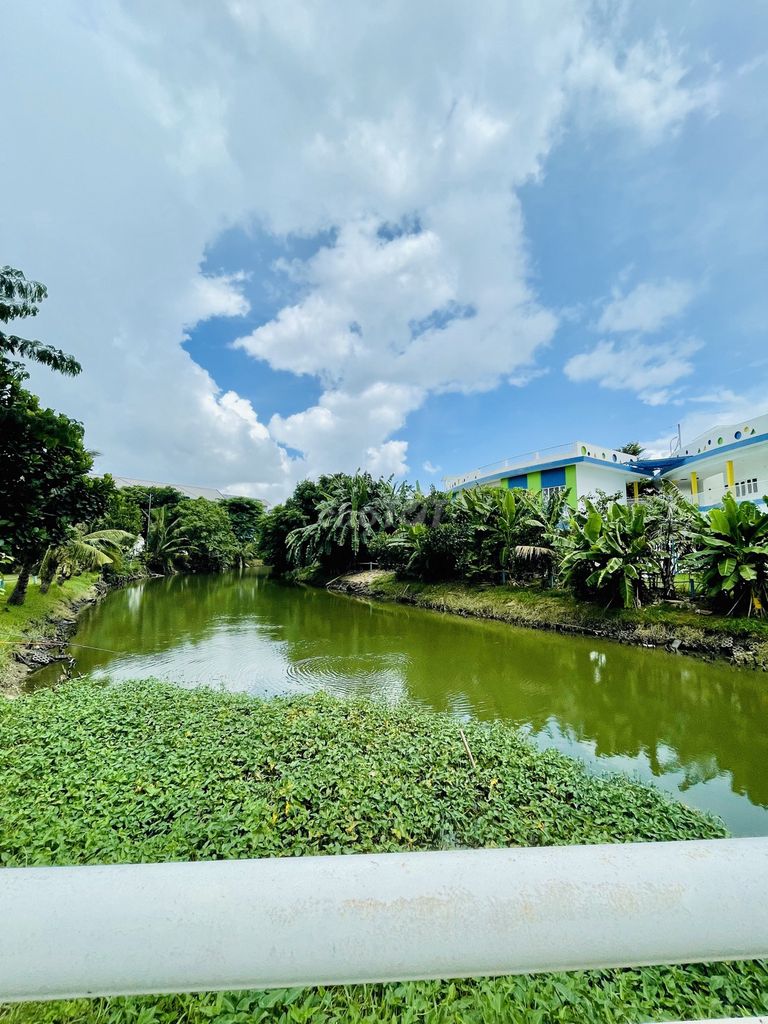 - Liên Phường District 9 - bv 24/7 - there's a pool