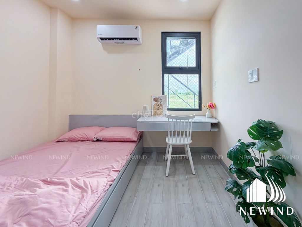 A 100 percent new leased exclusive, window balcony. Near the rmit, tdtu, University Open Ou