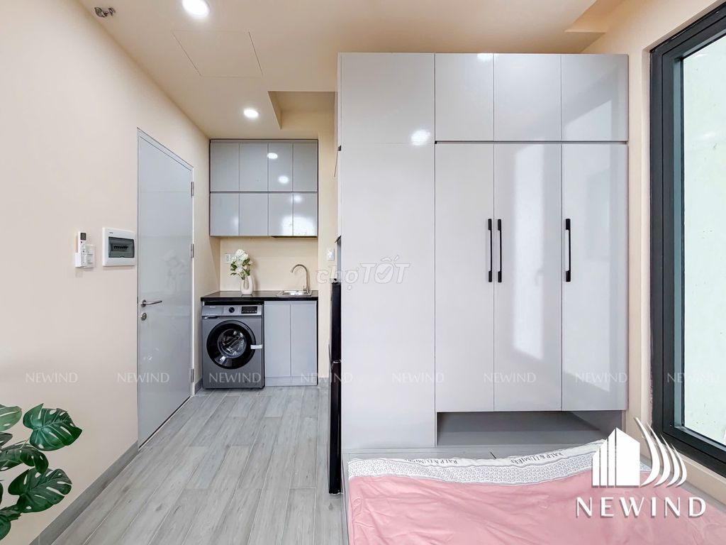 A 100 percent new leased exclusive, window balcony. Near the rmit, tdtu, University Open Ou