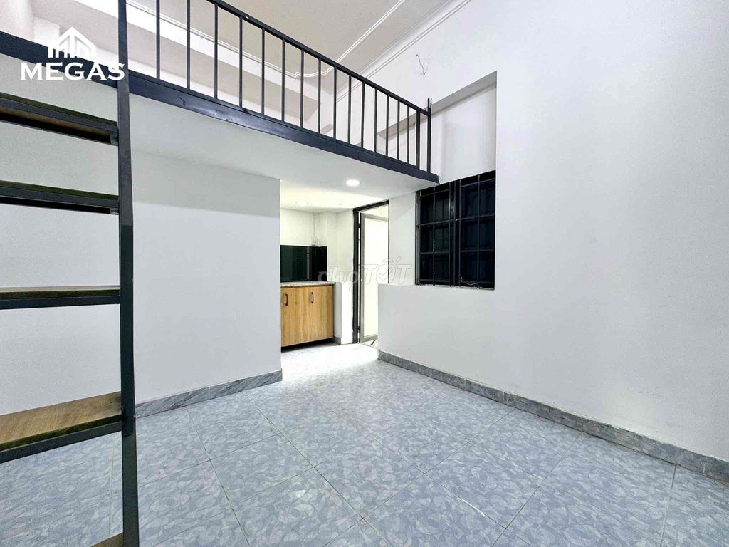 The guard room is 2 M is super cool, Nguyễn Kiệm.