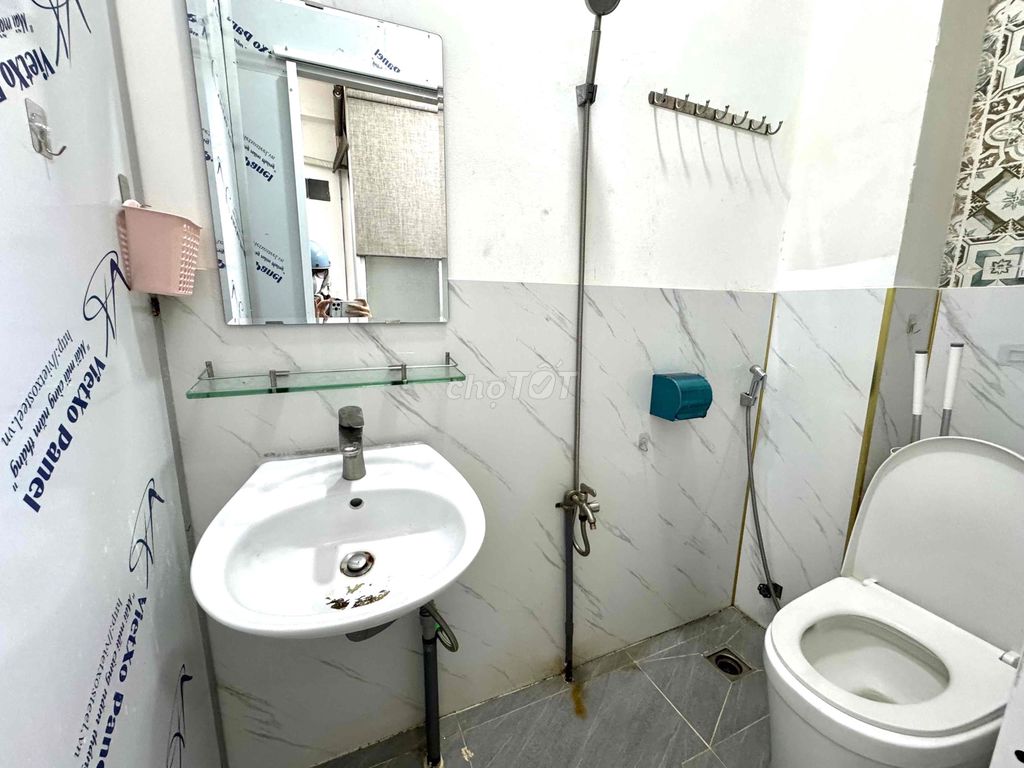 Rents with air conditioning, kitchen counters that fit one person in Thống Nhất Gò Vấp.