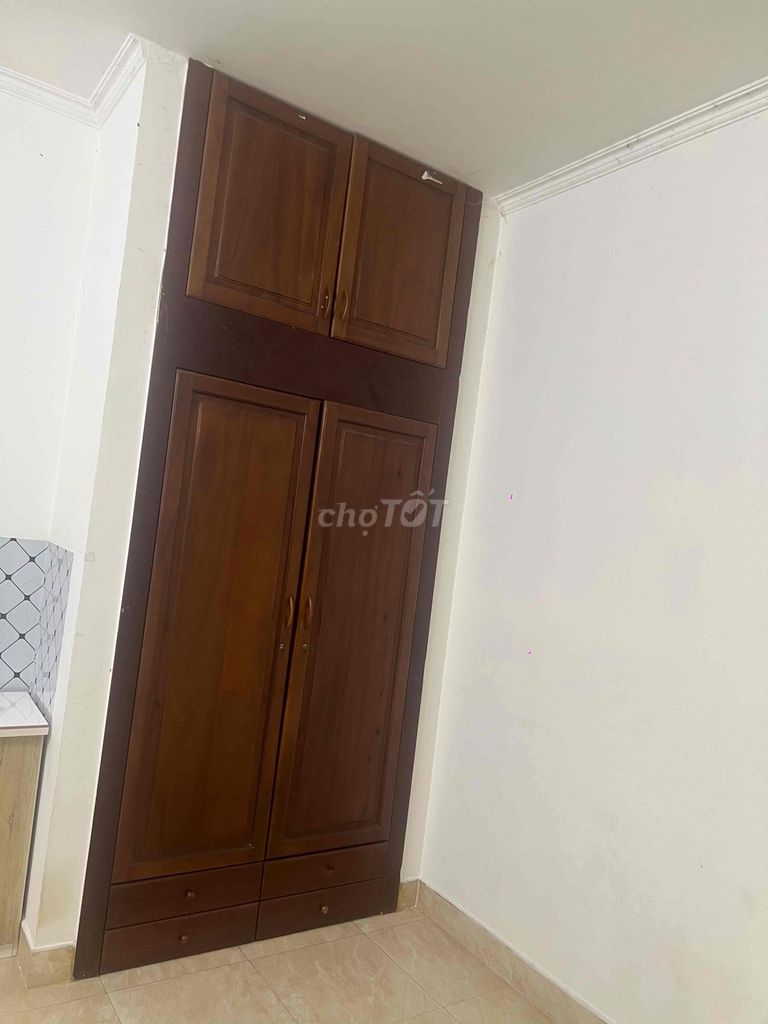 Rent Hoàng Hoa Thám.