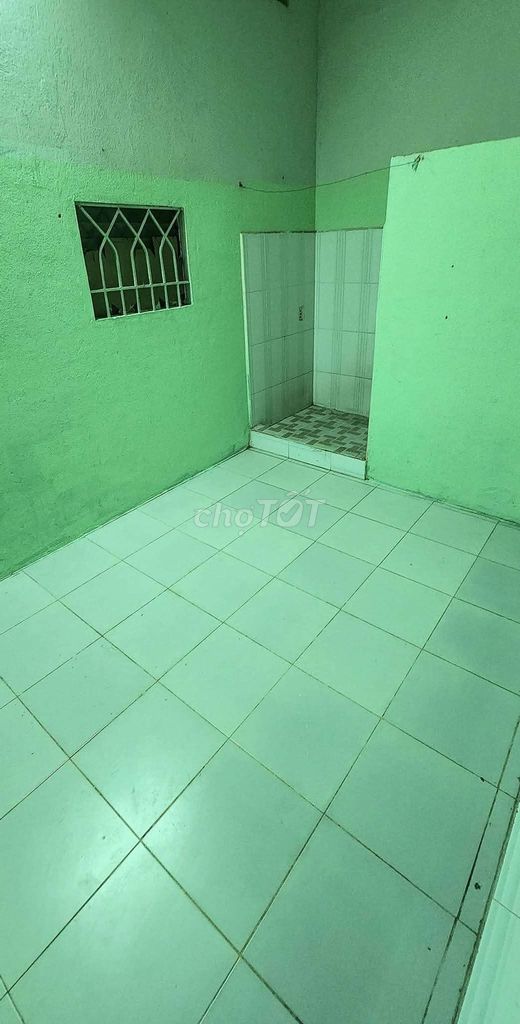 The Bình Tân hotel is cheap.