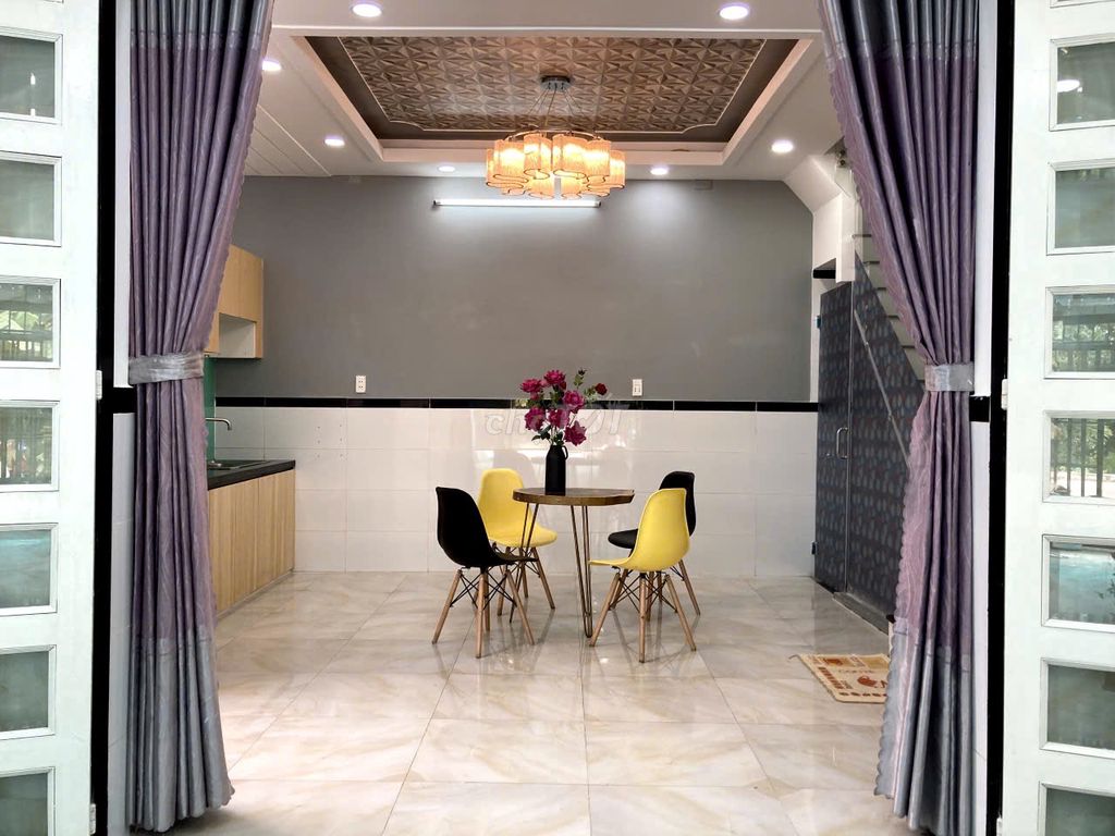 New Room, 2m high kitchen, Cold Machine, Laundry, Free water.