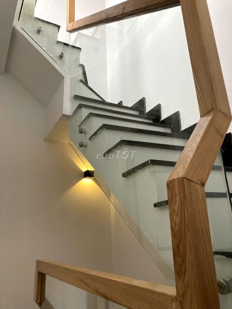 New Room, 2m high kitchen, Cold Machine, Laundry, Free water.