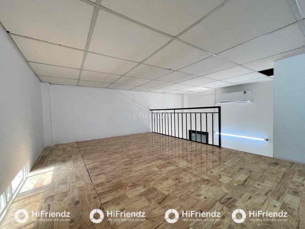 Rent the new building window room 100% ready for air conditioning at 4 April