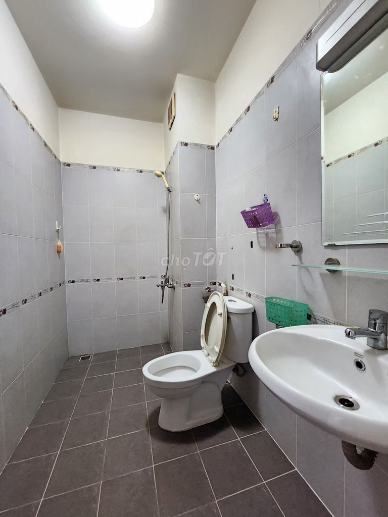 Room 30 m2 on Phú Thuận, full interior.