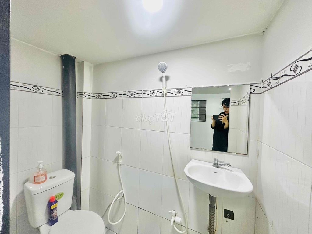 The underprivileged Biology Room near the Opening University, right on the 10th and Bà Hom.