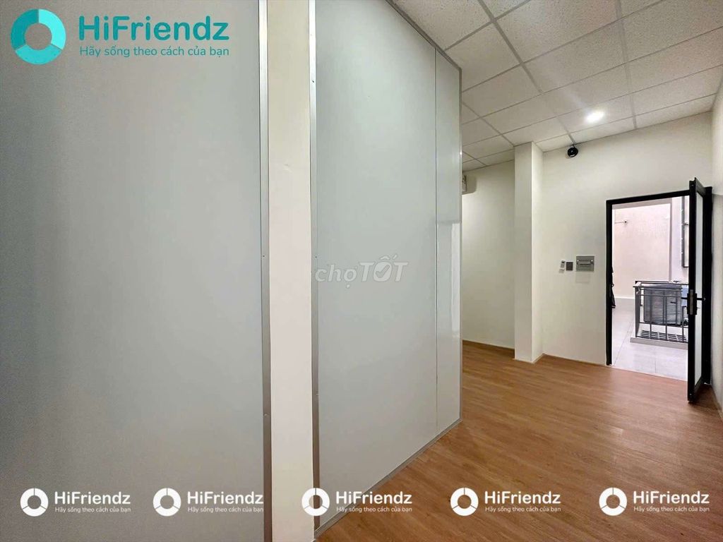 2 bedrooms - sky window - 5 P vhu - huit - full nth - support stake