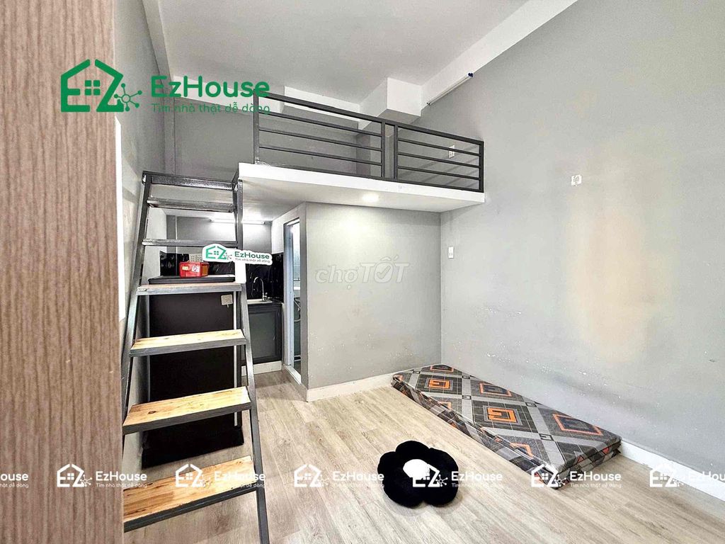 Rent the Heavenly Window Room near the middle of the University and vhu.