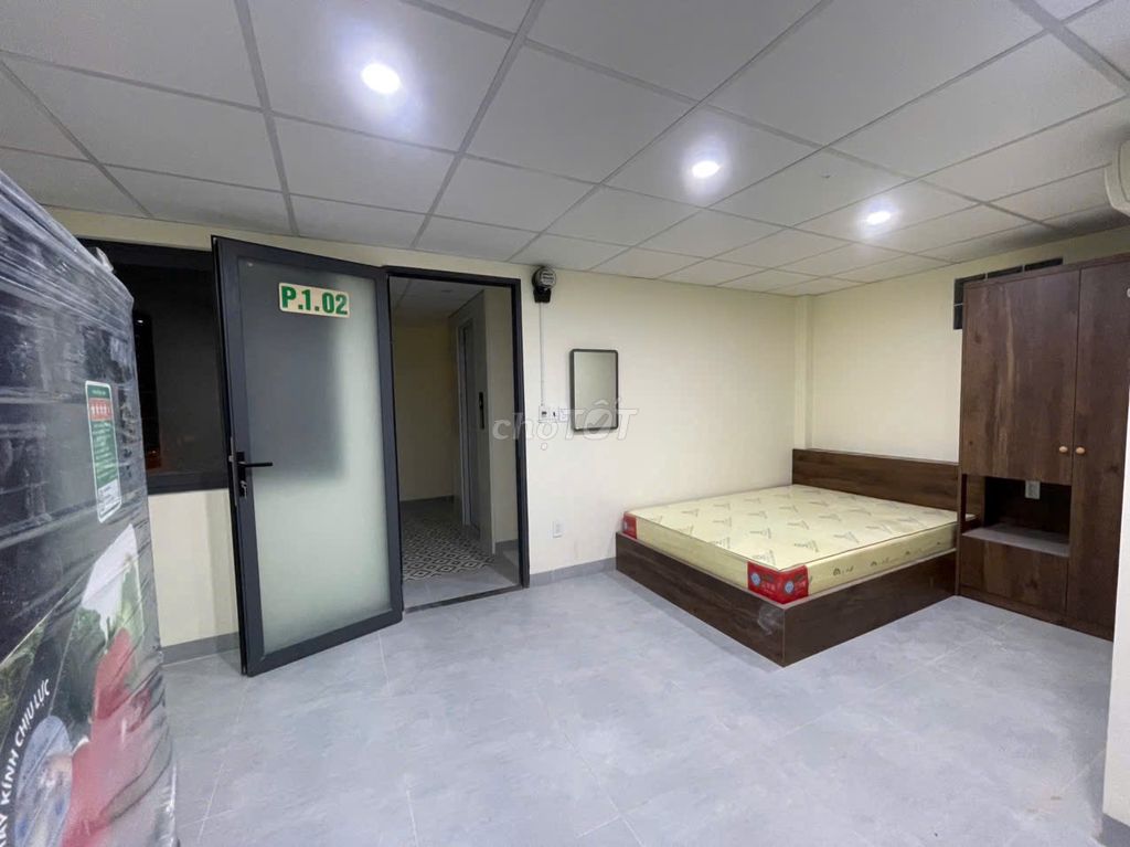 Rent room one, elevator, full interior, 20 meters.