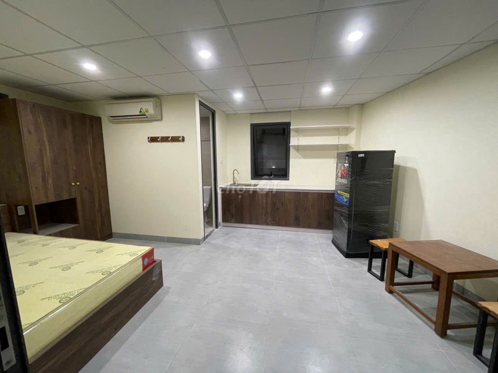 Rent room one, elevator, full interior, 20 meters.
