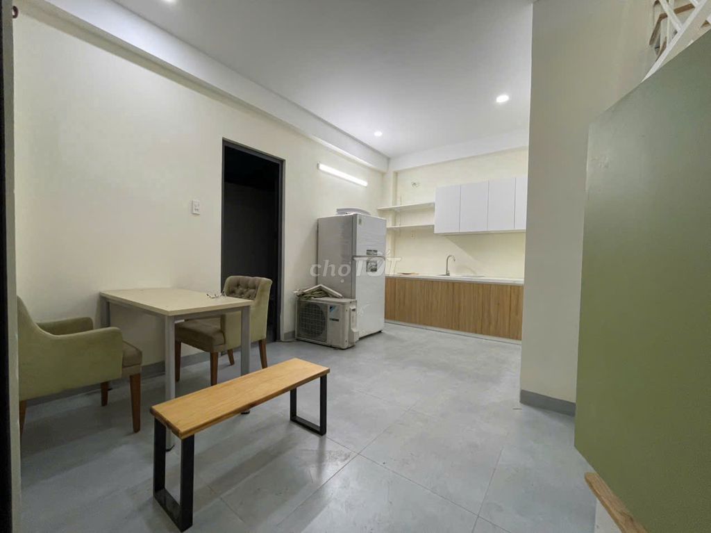 Rent room one, elevator, full interior, 20 meters.