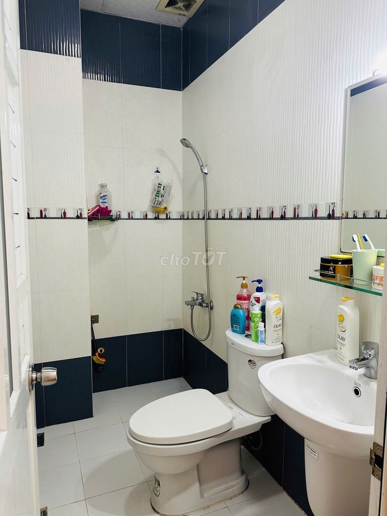 The owner of the rental room - the clean room - the Prince's Office - the good price