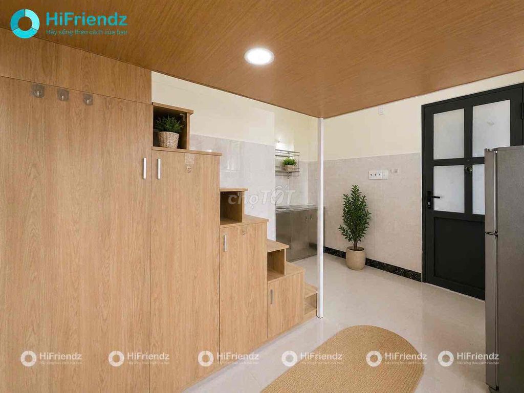There's a guard room at 4 N4 X near the University of Hutech, gtvt, right at 4 Blue Rows.