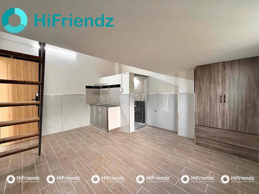 The student room is large. Four people, four cars full of furniture.