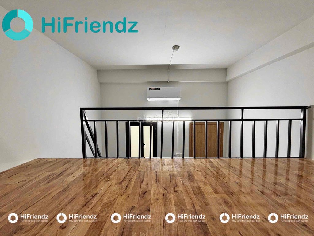 The student room is large. Four people, four cars full of furniture.