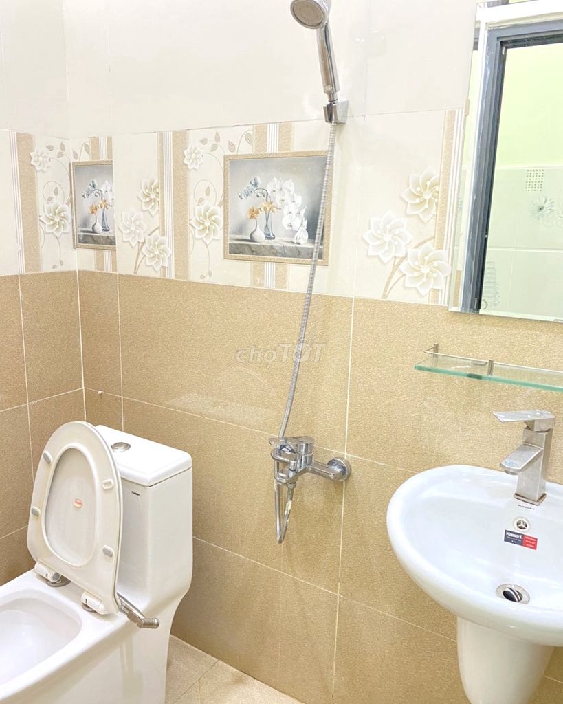 The dorm, sleepbox cleans up. 366 Phan Văn Trị.