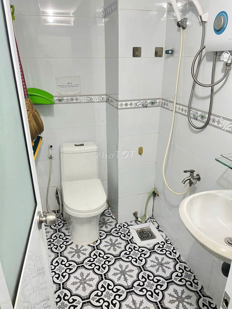 Room 1 is 15 m2 Thành Thái basic interior, now free time.
