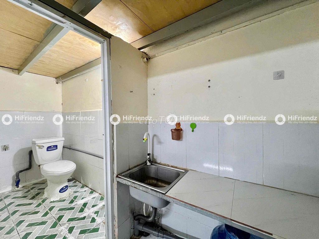 The student room is high, Lạc Long Quân.