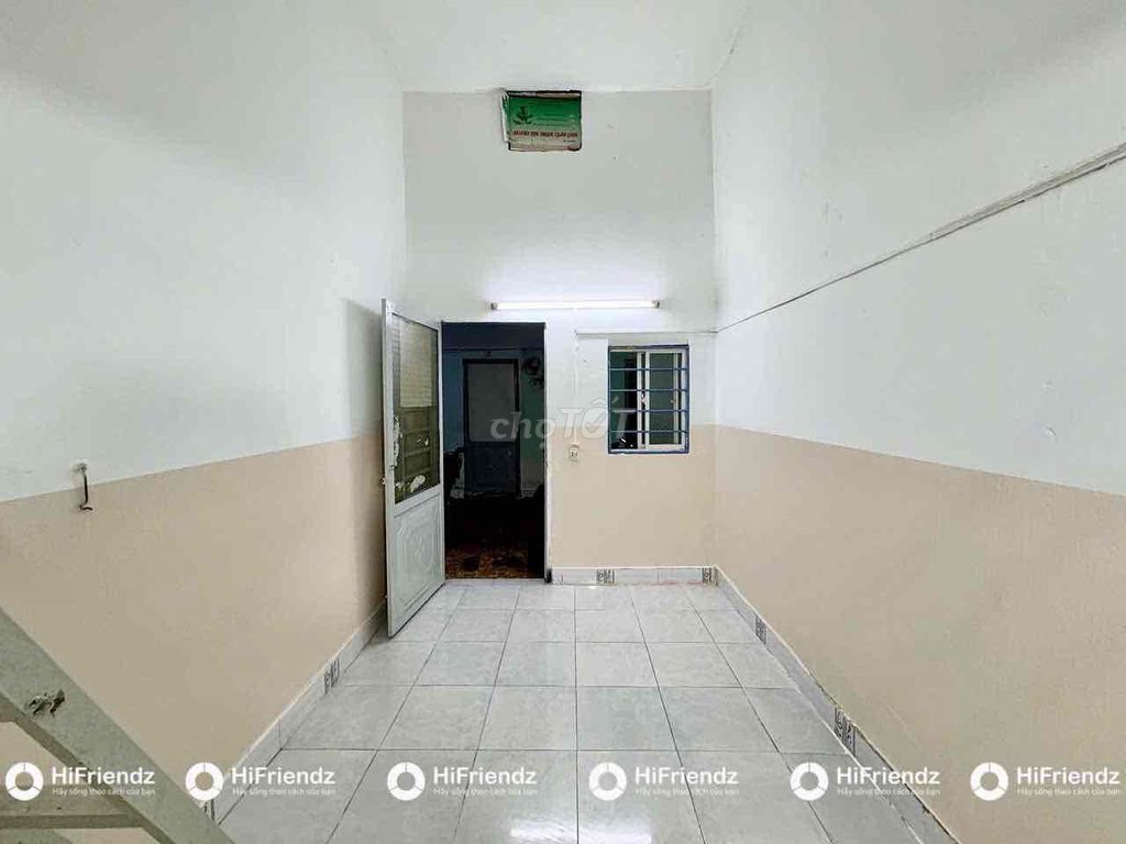 Rent a guard room at the university for a convenient charter of travel to District 10