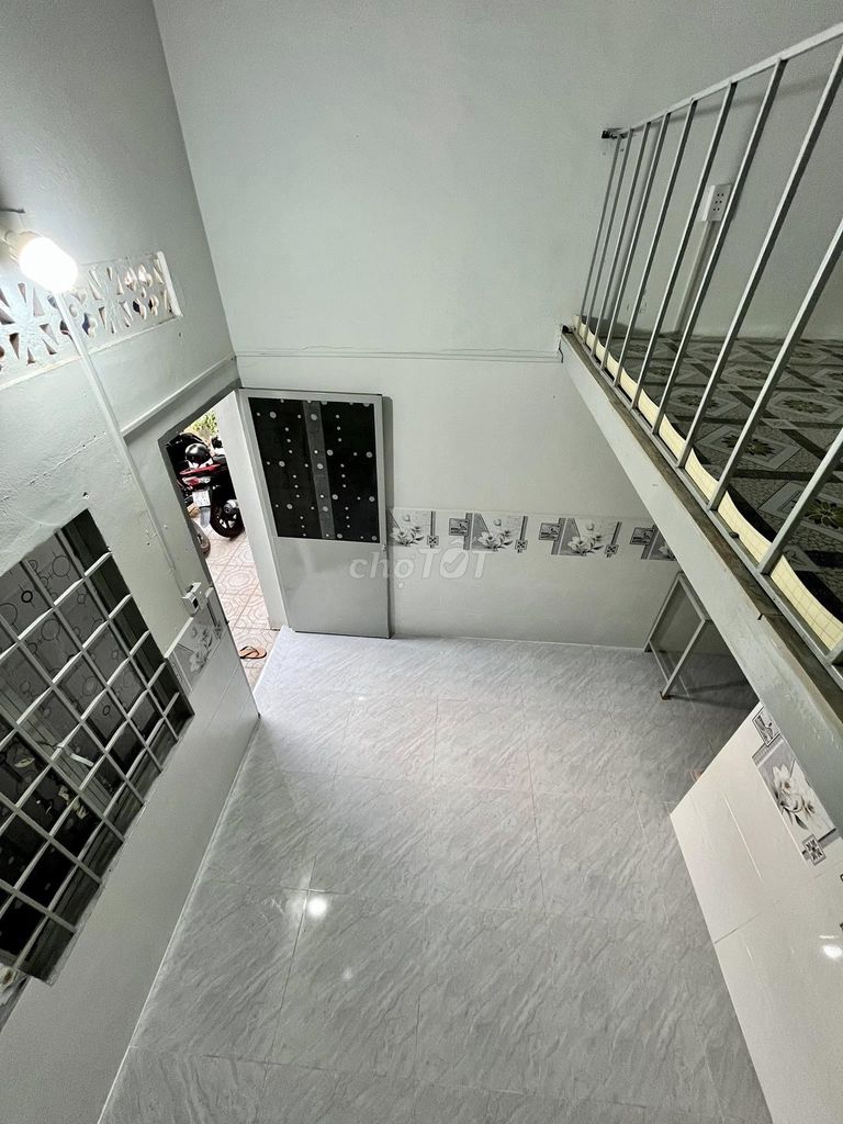 New room, free time, border security near the law college.