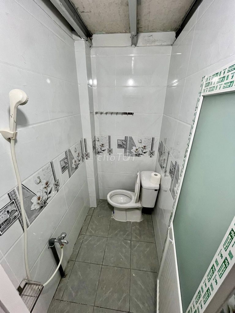 New room, free time, border security near the law college.
