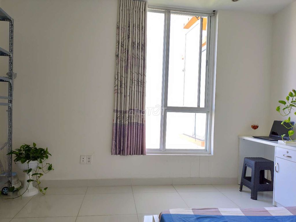 The rental room next to the University of Economics, the Constitution to Nguyễn Văn Linh.