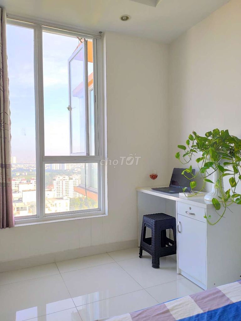 The rental room next to the University of Economics, the Constitution to Nguyễn Văn Linh.