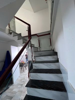 For renting four Nơ Trang Long kill-faces - very beautiful crystals.
