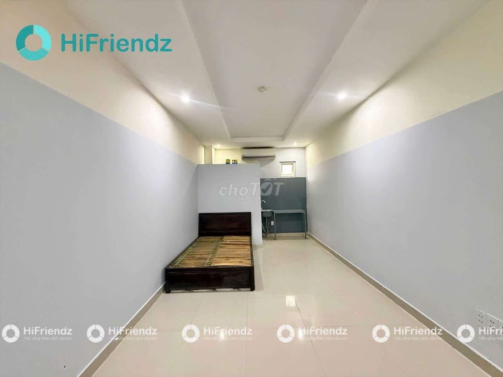 The studio is cheap, the Victory School, the Love of Money, Đông Hưng Thuận