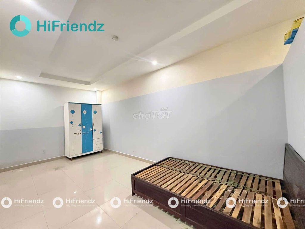 The studio is cheap, the Victory School, the Love of Money, Đông Hưng Thuận