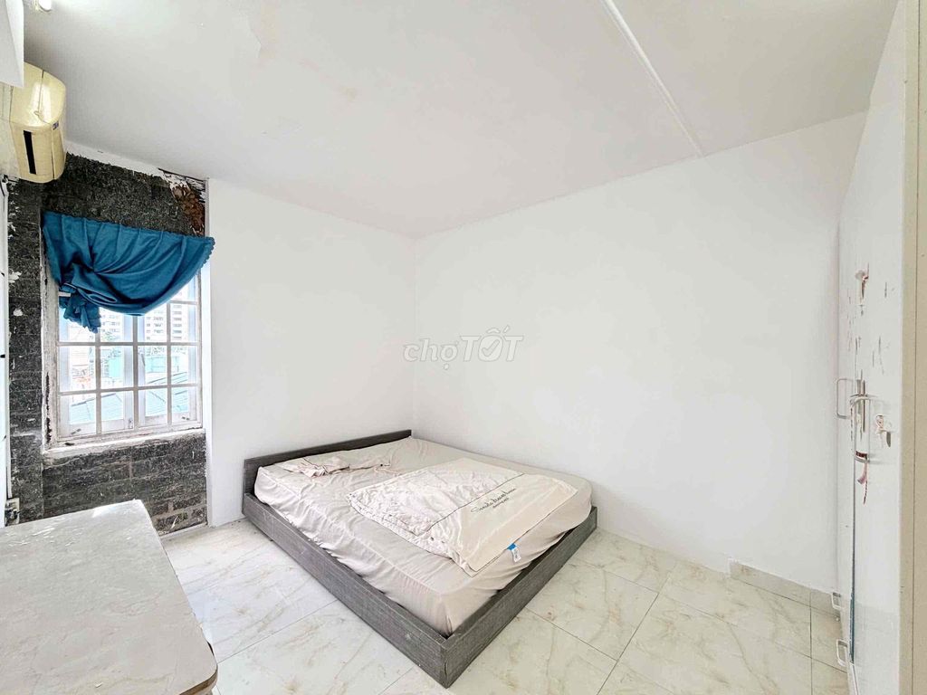 Let's rent out the window 20 meters, cut the short kitchen, Tân Định District 1.