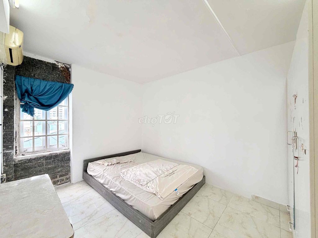 Let's rent out the window 20 meters, cut the short kitchen, Tân Định District 1.