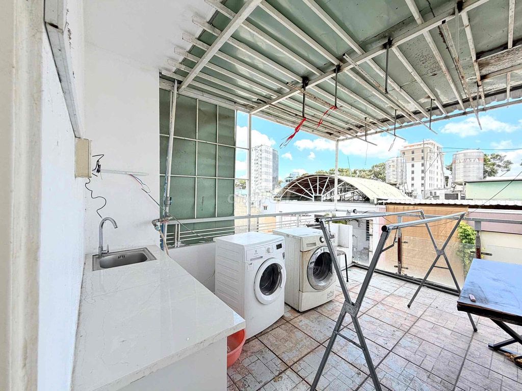 Let's rent out the window 20 meters, cut the short kitchen, Tân Định District 1.