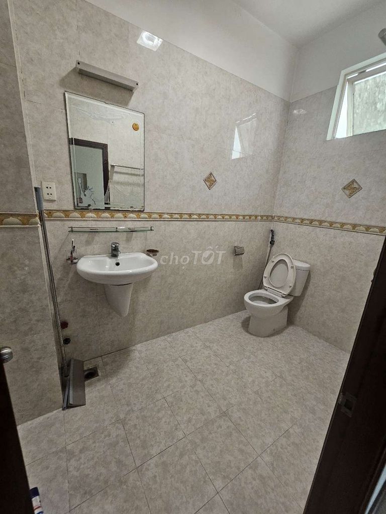 Sleeproom for the student! Alone at 22 meters.