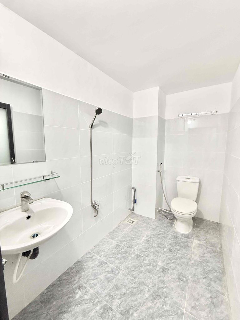 New home full of new furniture 100% Hoàng Hoa Thám cash