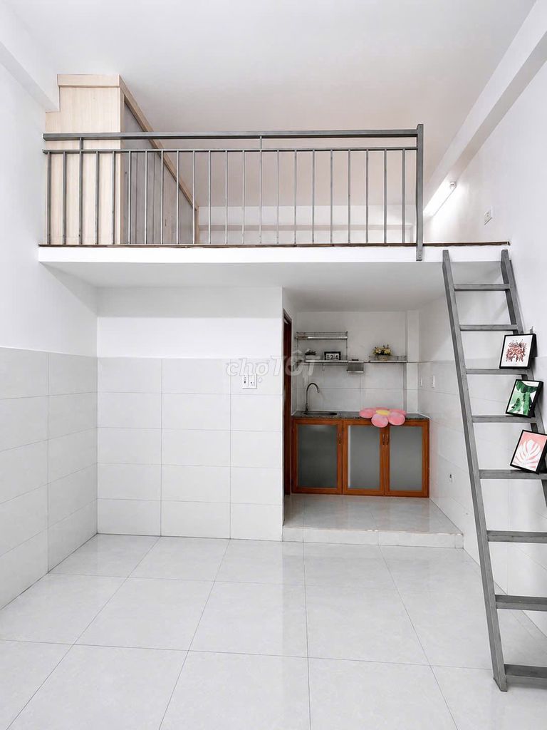 The Leakal Inn has full-value guards: 3.20,000 per month.