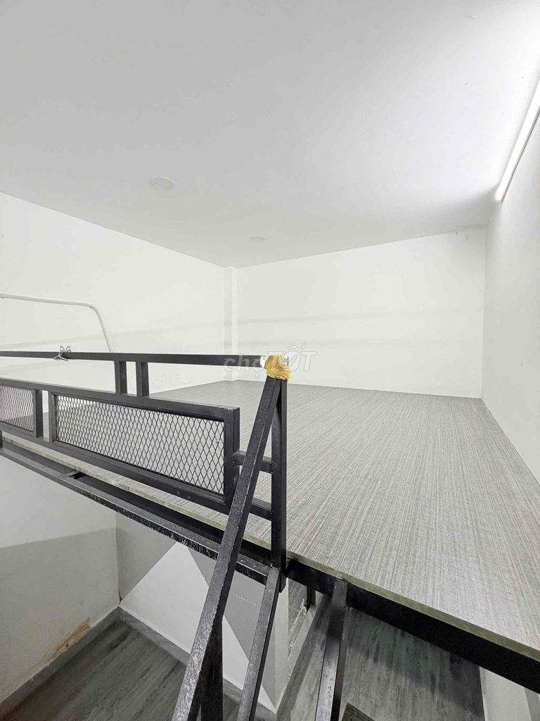 air conditioning room - right on the ground - Thích Quảng Đức