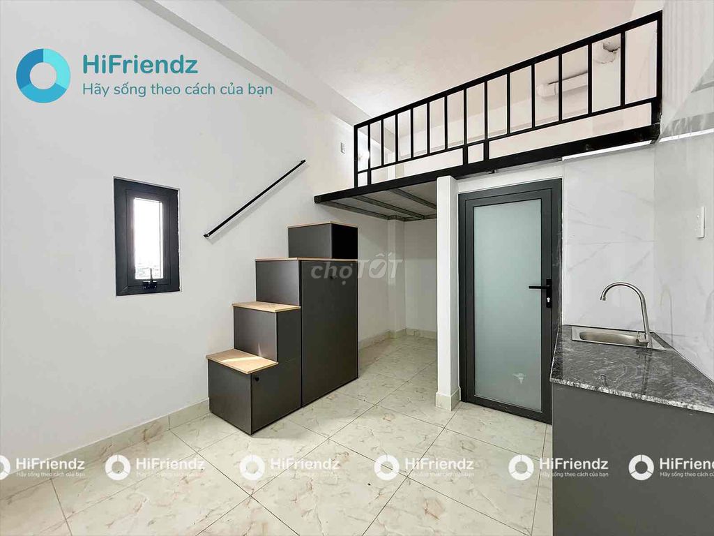 The cost of 25 M2 is less than 4 kilometers from college.