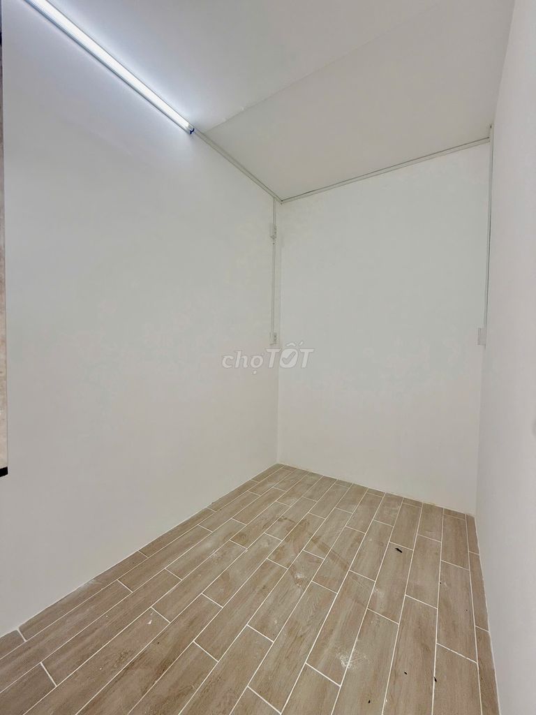 Room one on Ngô Quyền District 10.