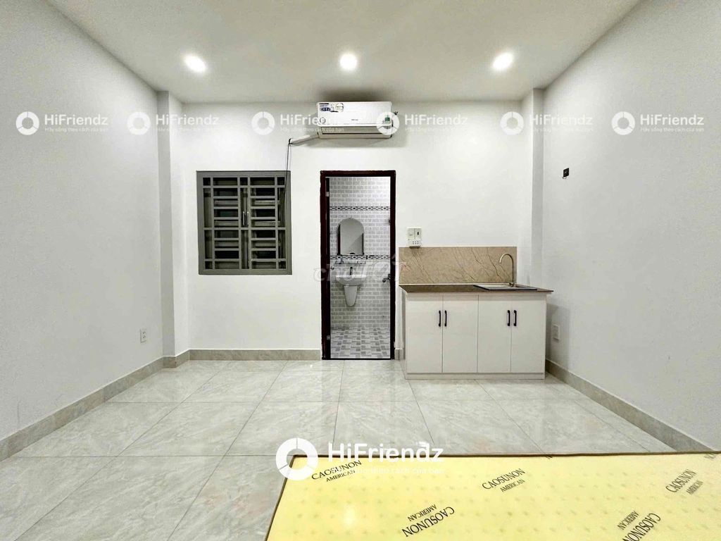 empty window room - university dedication - Thạch Lam flower park